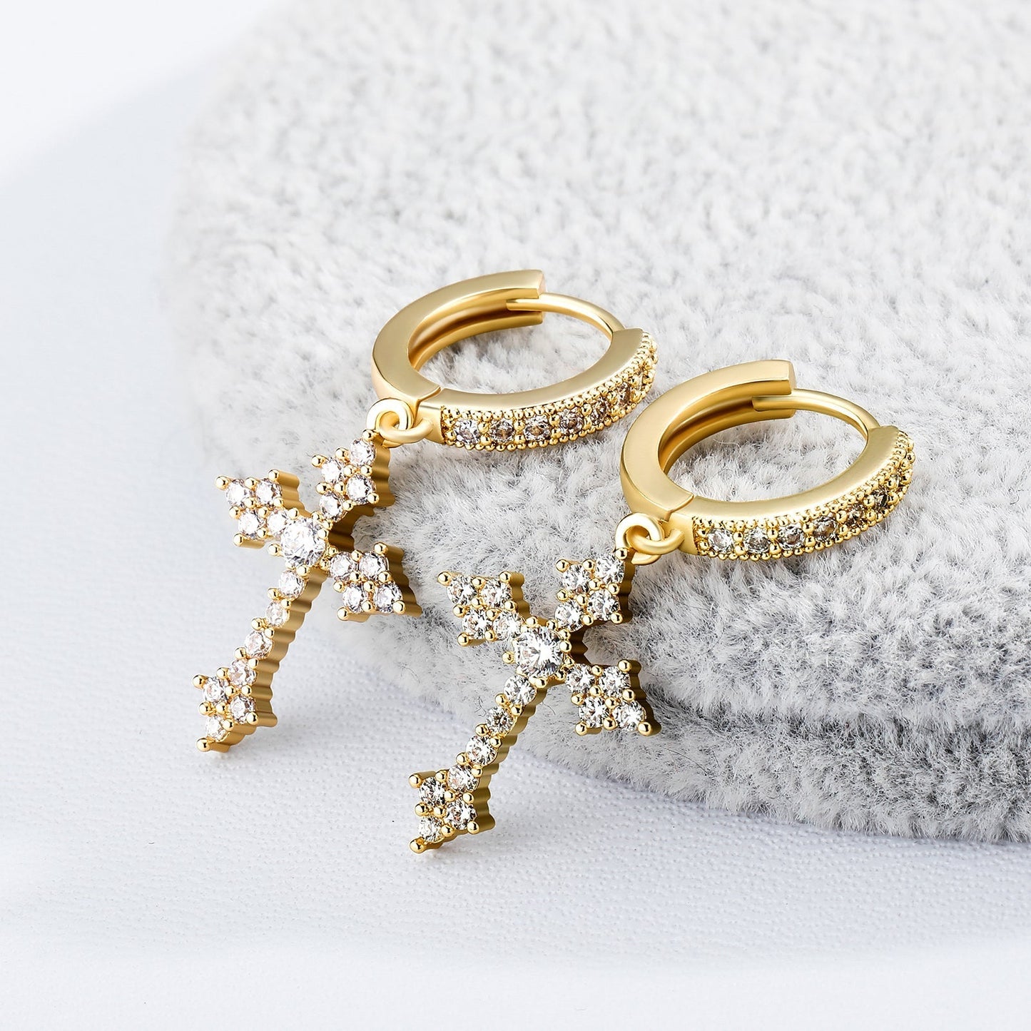 MEN'S EARRING MINI CROSS ICED (O PAR) – TS JEWELS PREMIUM COLLECTION